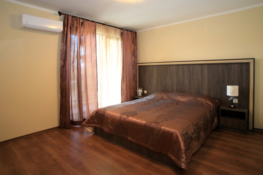 One Bedroom Apartment